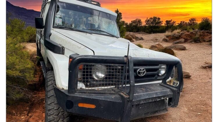Toyota Land Cruiser (J78) Long-Wheelbase