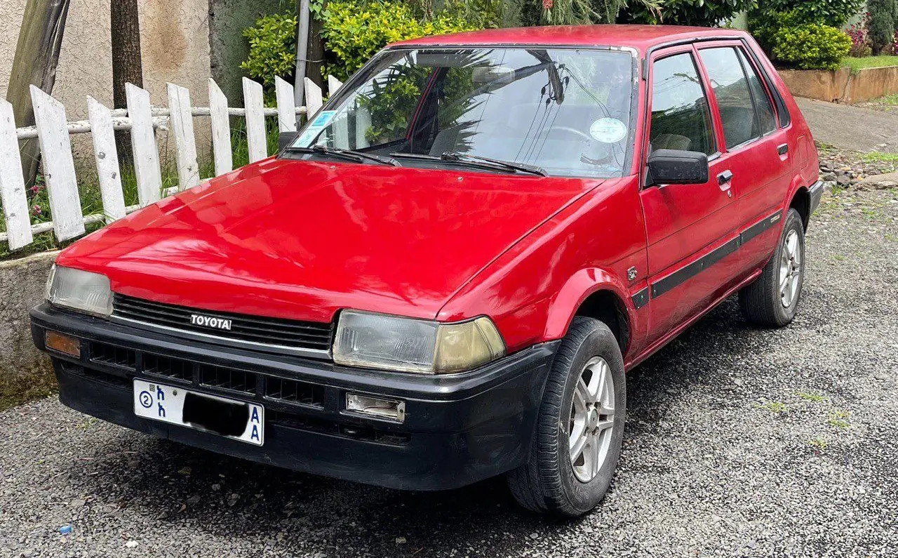 1987 Toyota Corolla DX (E80)