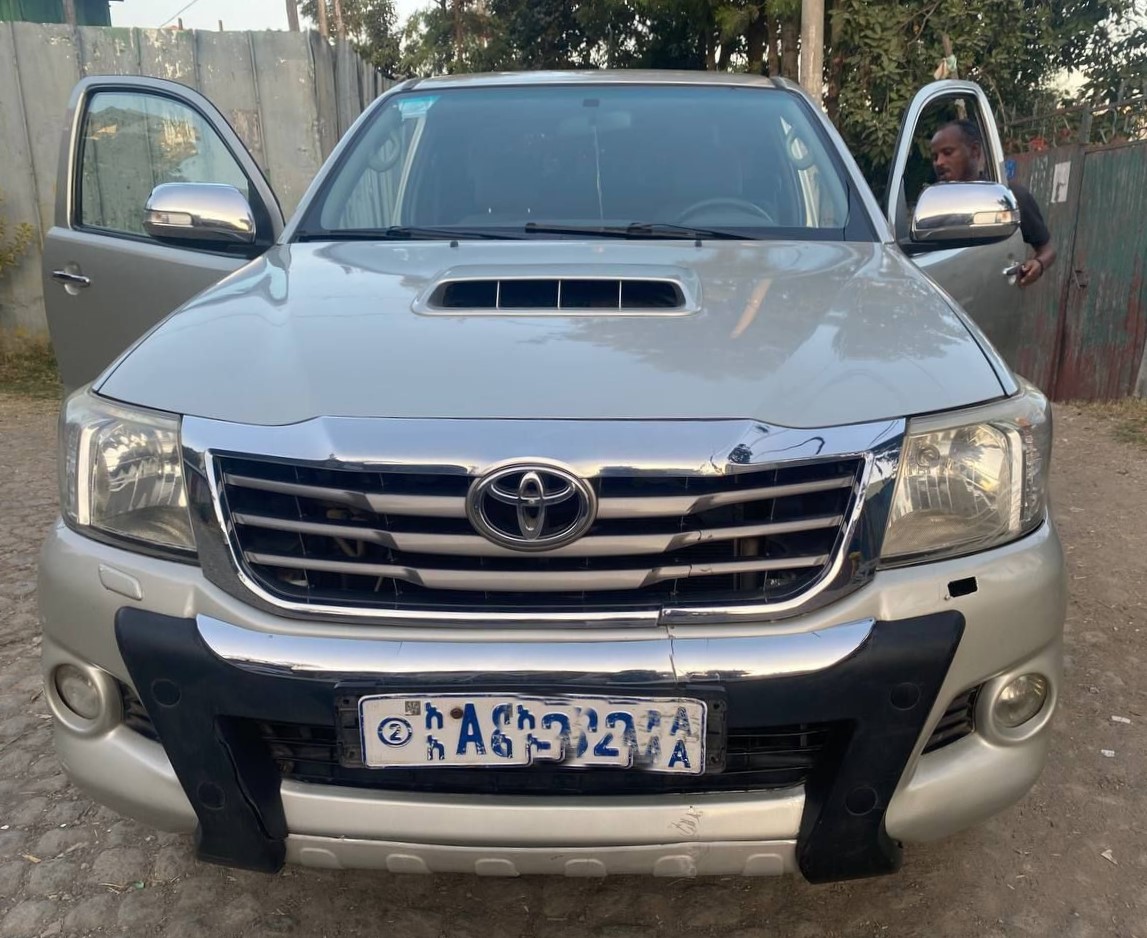 Toyota Hilux (AN30) Extra Cab