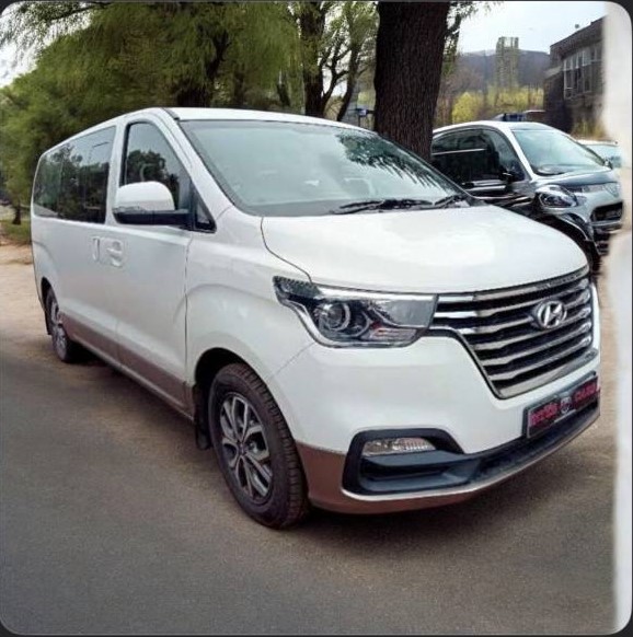 Hyundai Starex i800 MPV