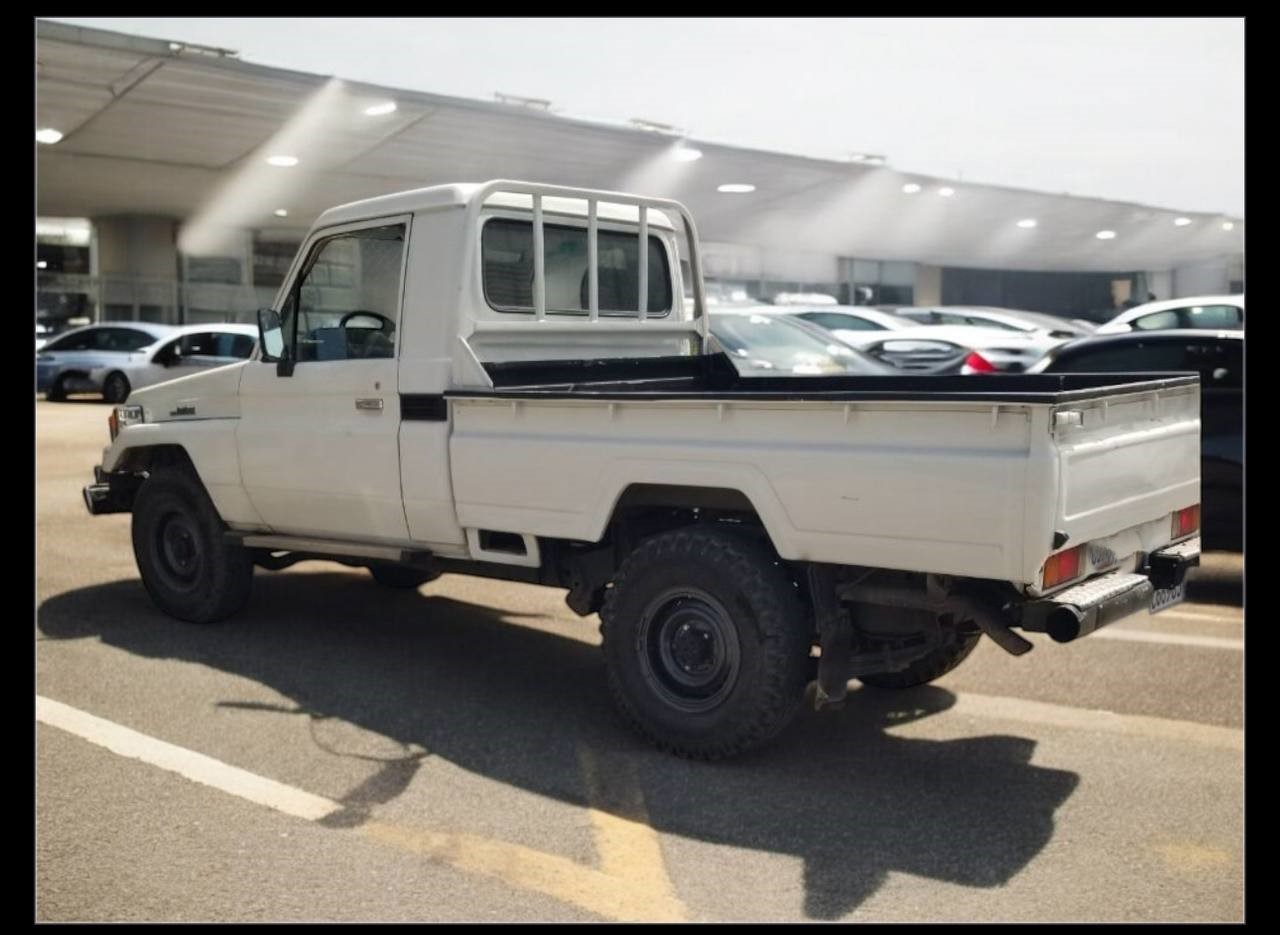 Toyota Land Cruiser (J70)Single Cab
