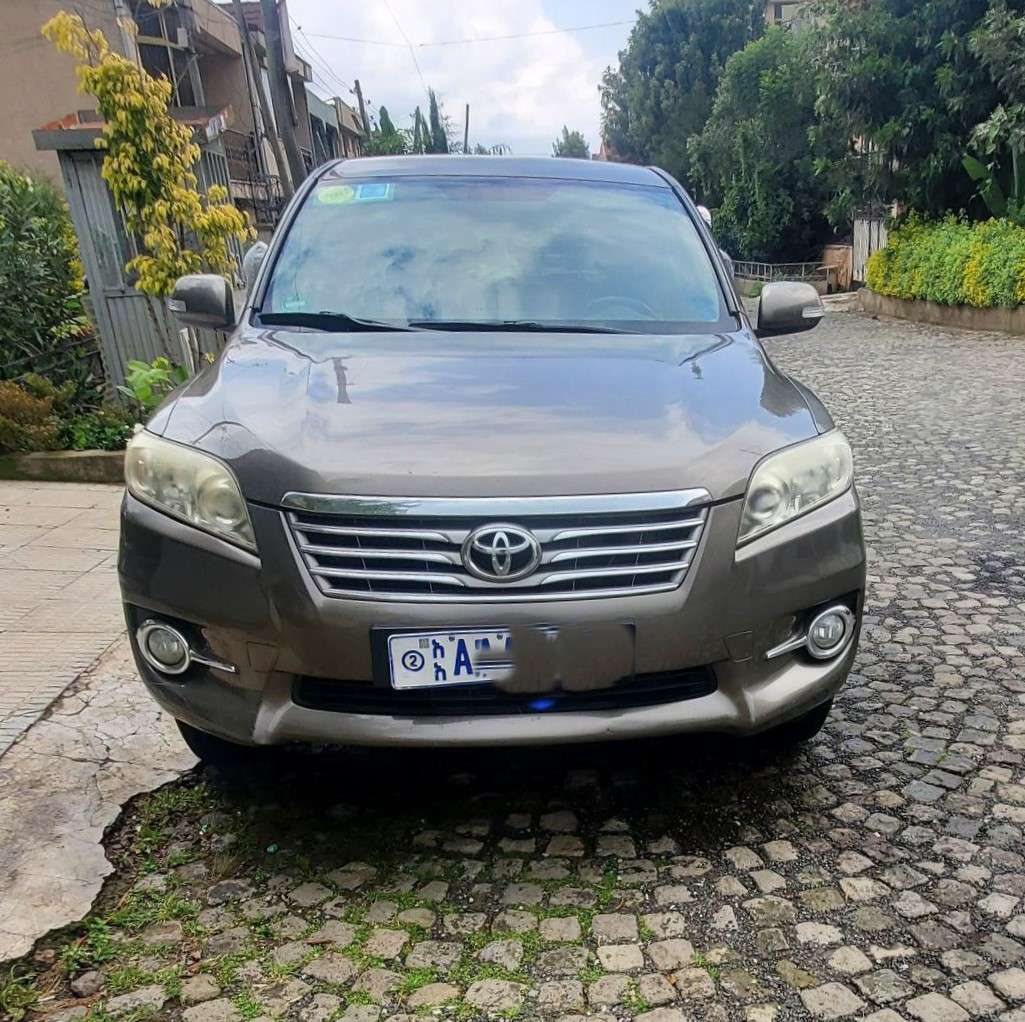 SUV? This 2012 Toyota RAV4,