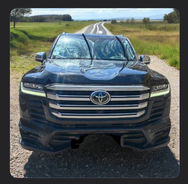Toyota Land Cruiser [J300]