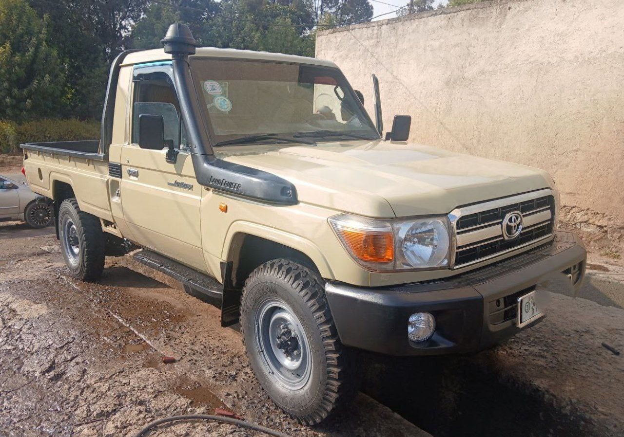 Toyota Land Cruiser (J79)