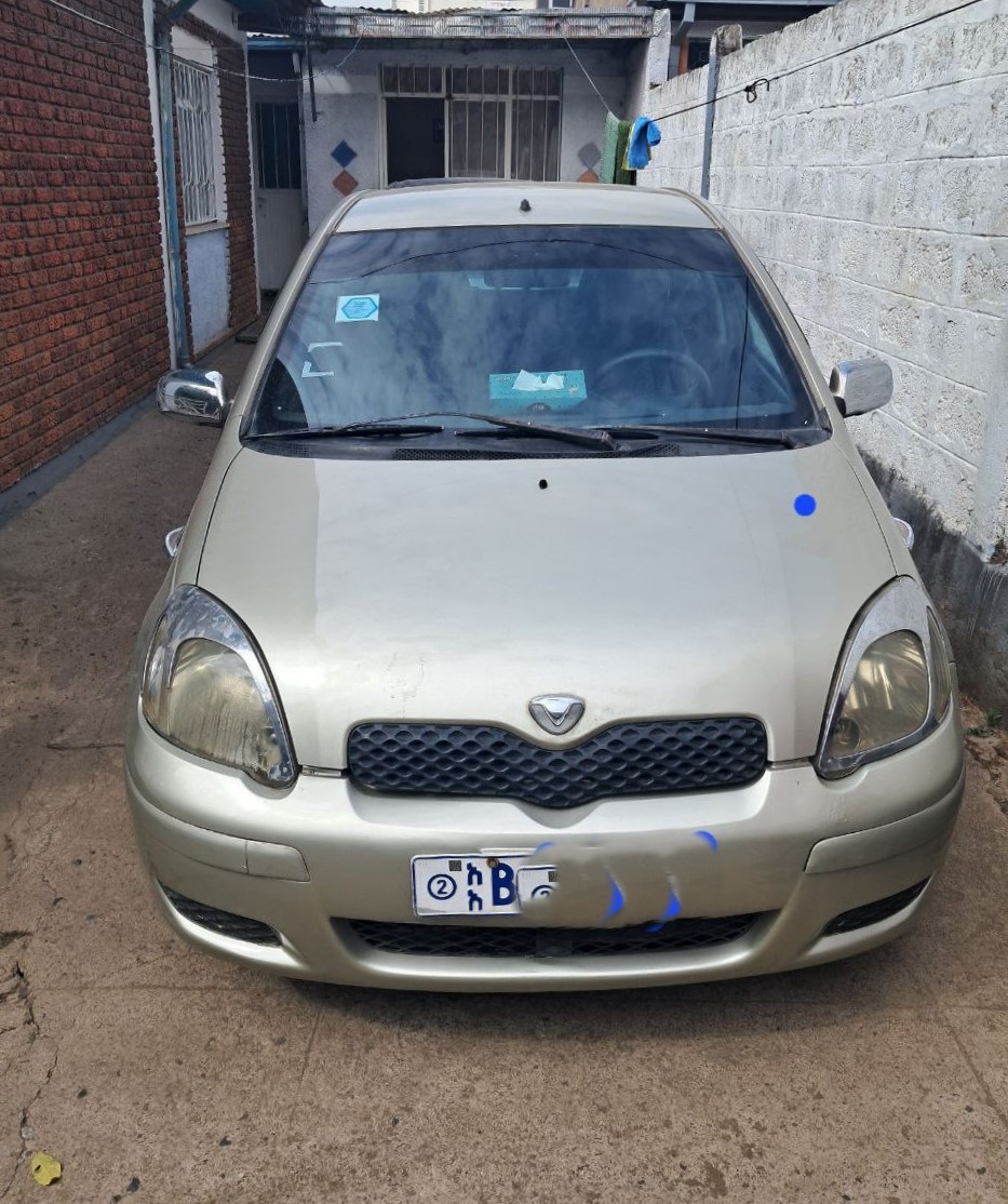 Toyota Vitz (XP10)