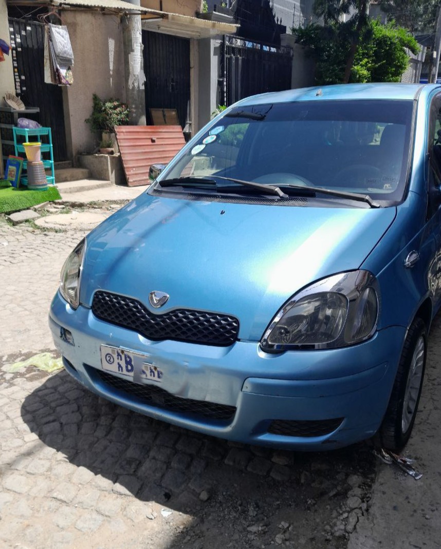 Toyota Vitz (XP10)