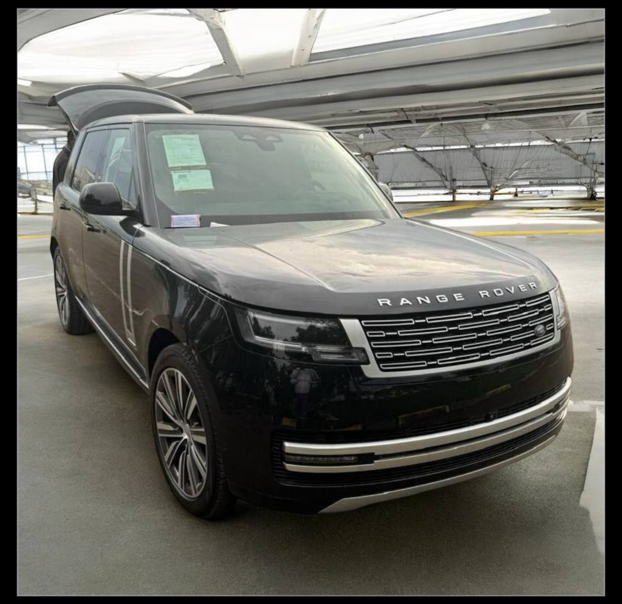Range Rover (L460) Luxury SUV