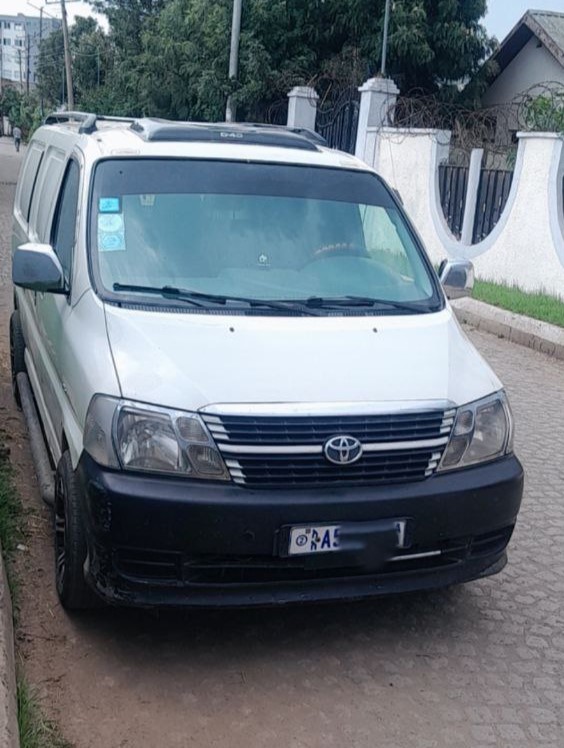 Toyota Granvia HiAce (XH20) Solid Van