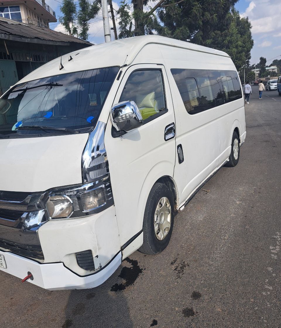 Toyota HiAce (H200) High Roof
