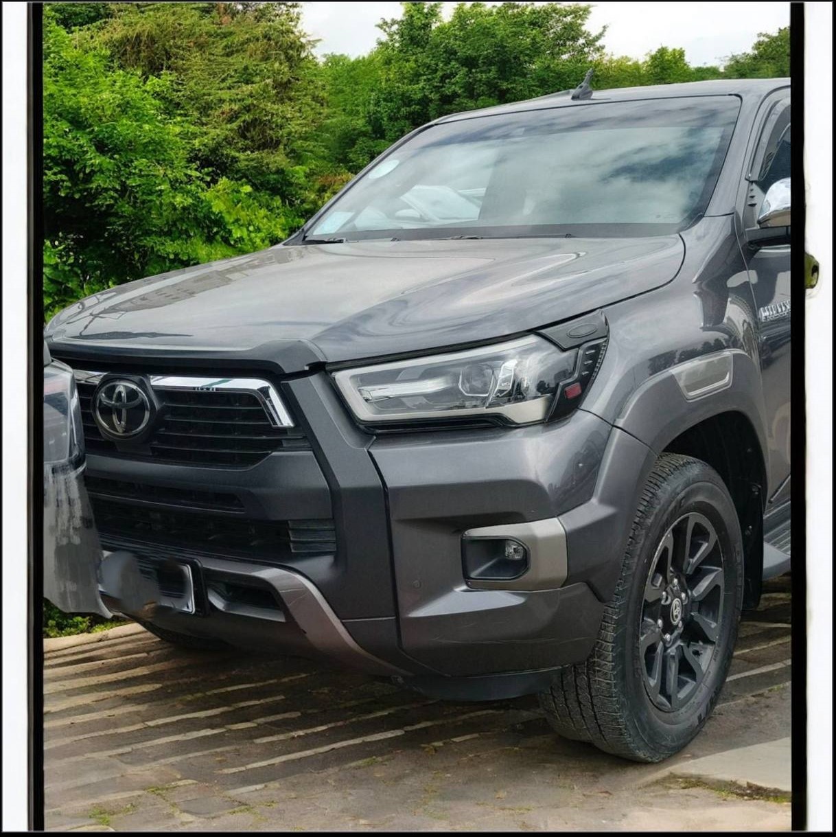 Toyota Hilux SR (N125) Extra Cub