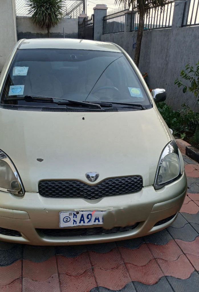 Toyota Vitz (XP10)