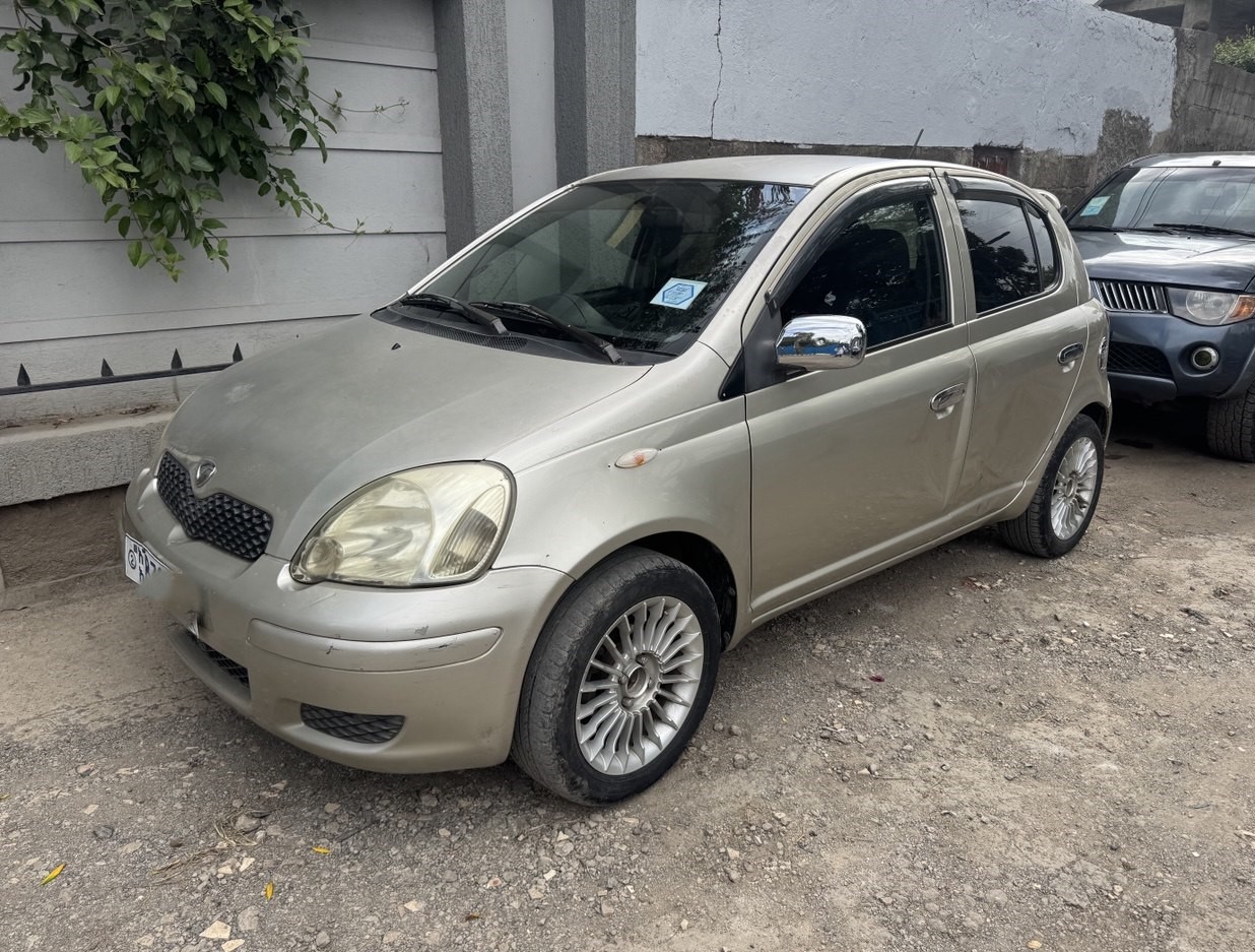 Toyota Vitz (XP10)