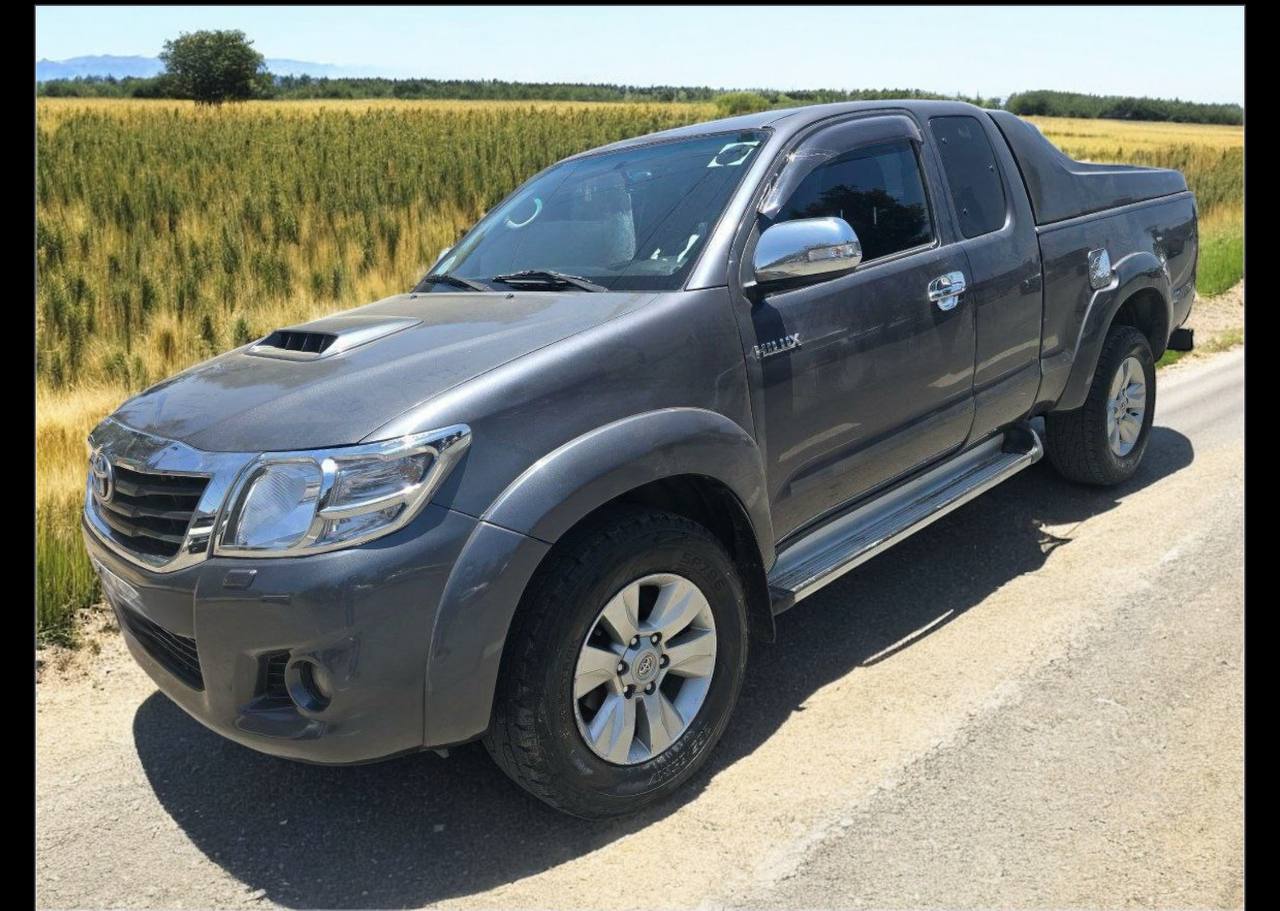 2014 Toyota Hilux Extra Cab for Sale in Ethiopia