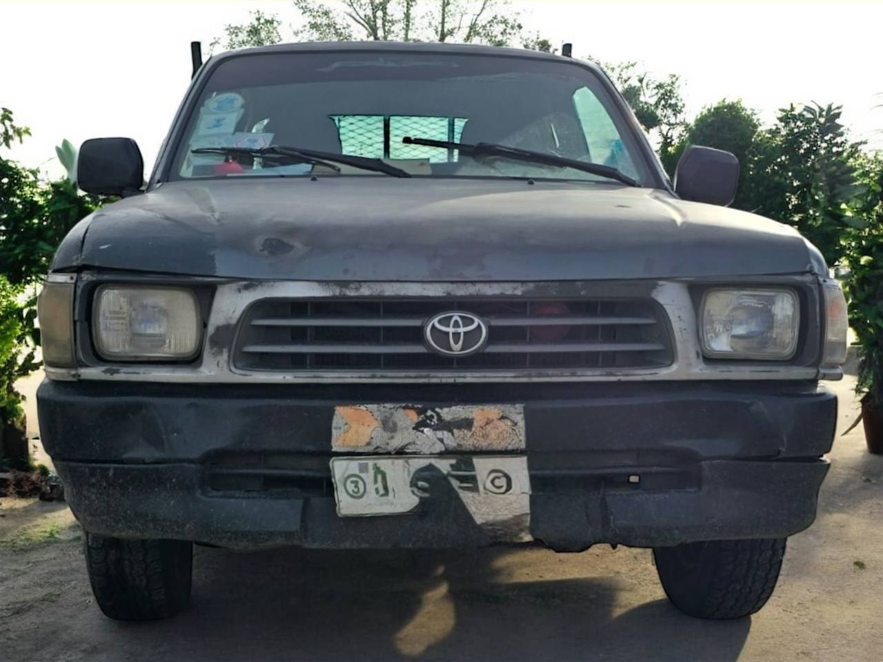 2000 Toyota Hilux Extra Cab Pickup for Sale