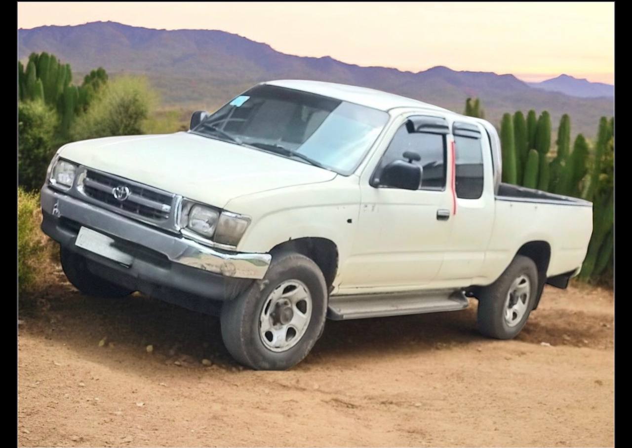 2001 Toyota Hilux for Sale