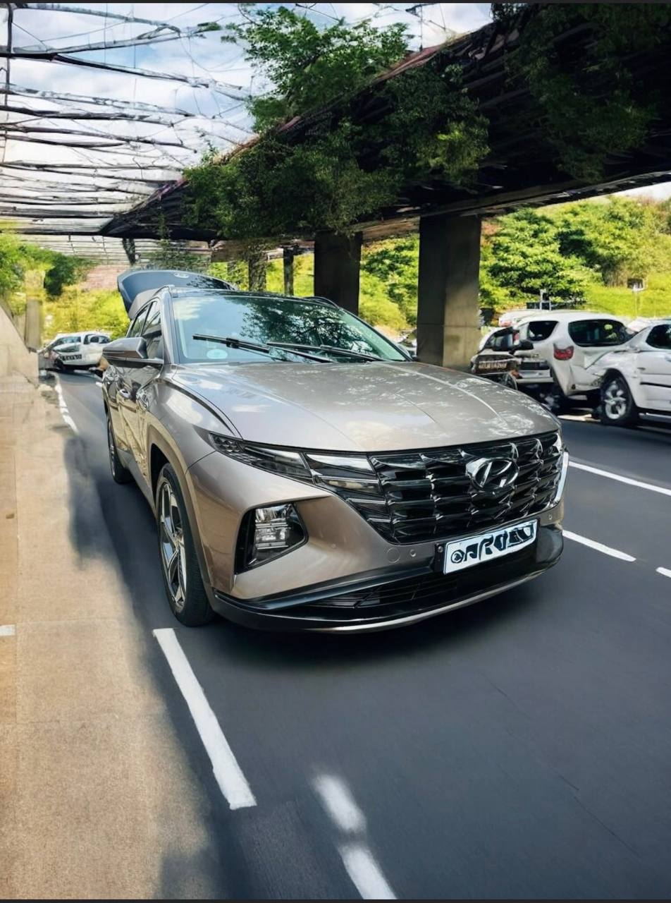 2022 Hyundai Tucson (NX4) compact SUV in excellent condition, showcasing bold design and advanced technology features.