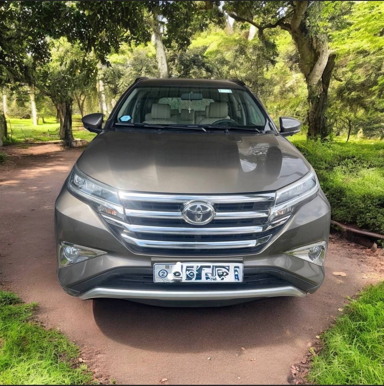 2020 Toyota Rush G (F850) SUV parked, showcasing its LED headlights and alloy wheels.