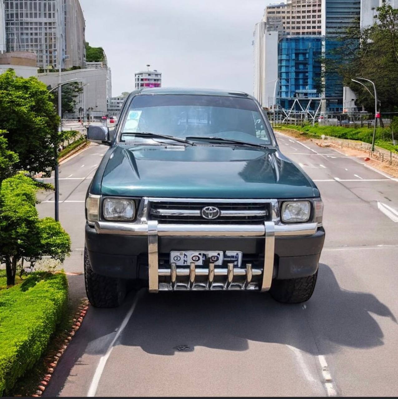 2001 Toyota Hilux Xtracab Pickup in excellent factory condition