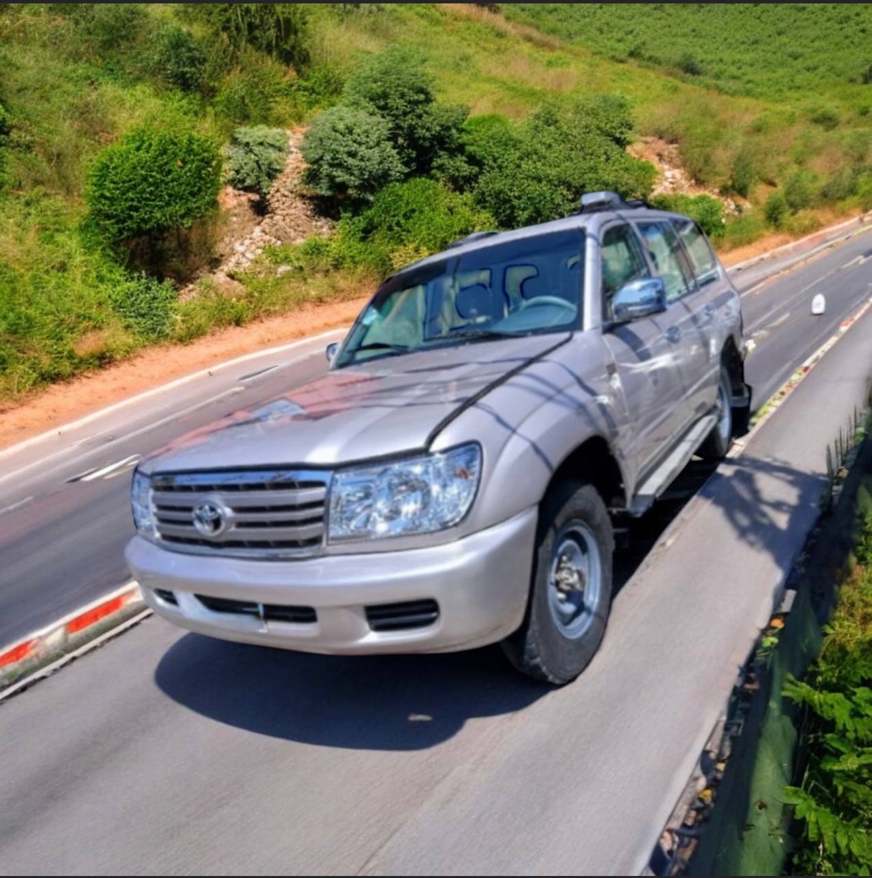 2000 Toyota Land Cruiser J100 Diesel in Excellent Condition for Sale