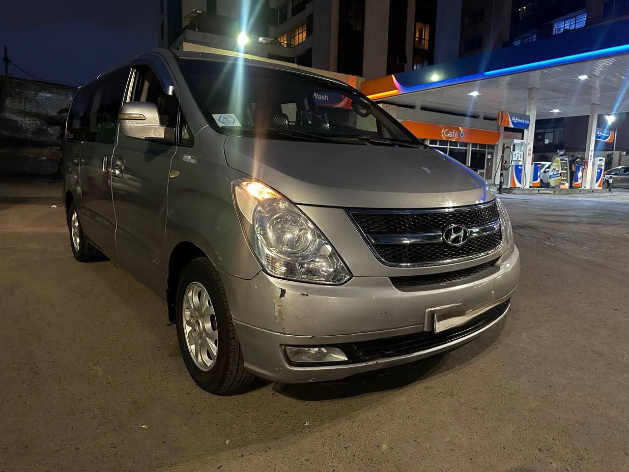 Hyundai Starex