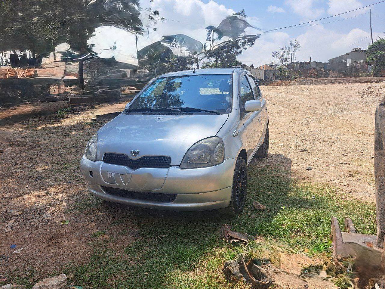 Best Vitz price Ethiopia for 2001 Toyota XP10 in silver.