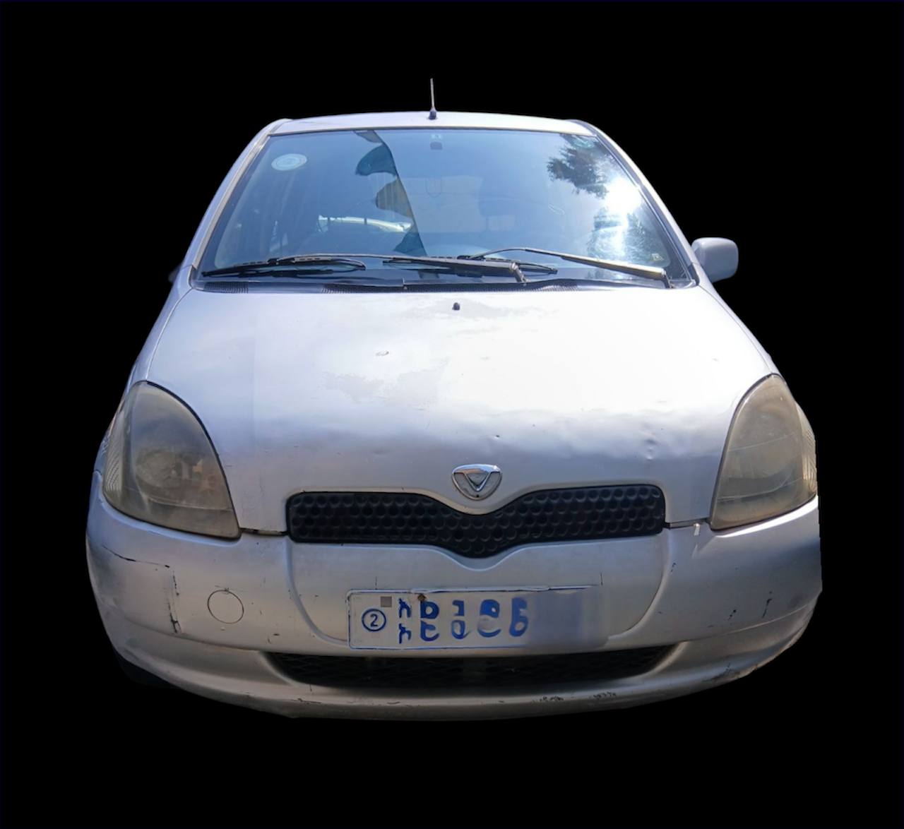 Silver 2001 Toyota Vitz for sale in Addis Ababa - front view factory paint