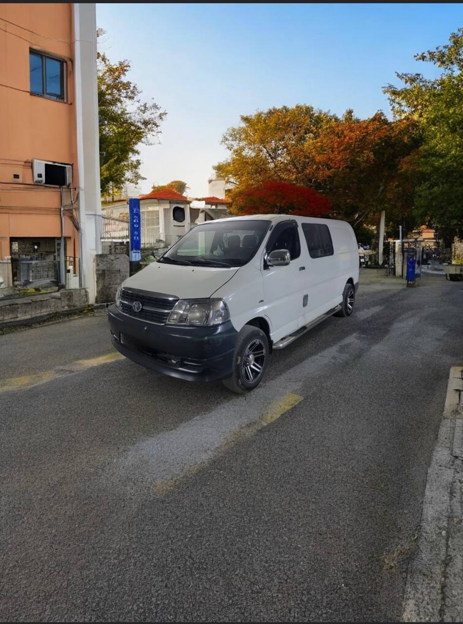 Pristine 2011 Toyota HiAce for sale in Addis Ababa, white factory color crew