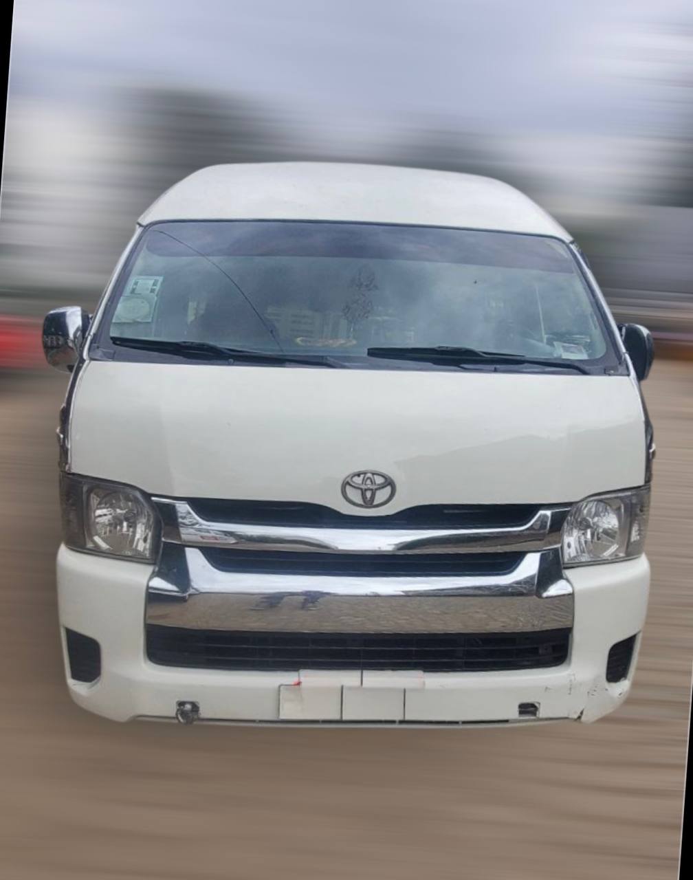 Toyota HiAce for sale Ethiopia - White 2008 H200 14-Seater Minibus in Factory Condition