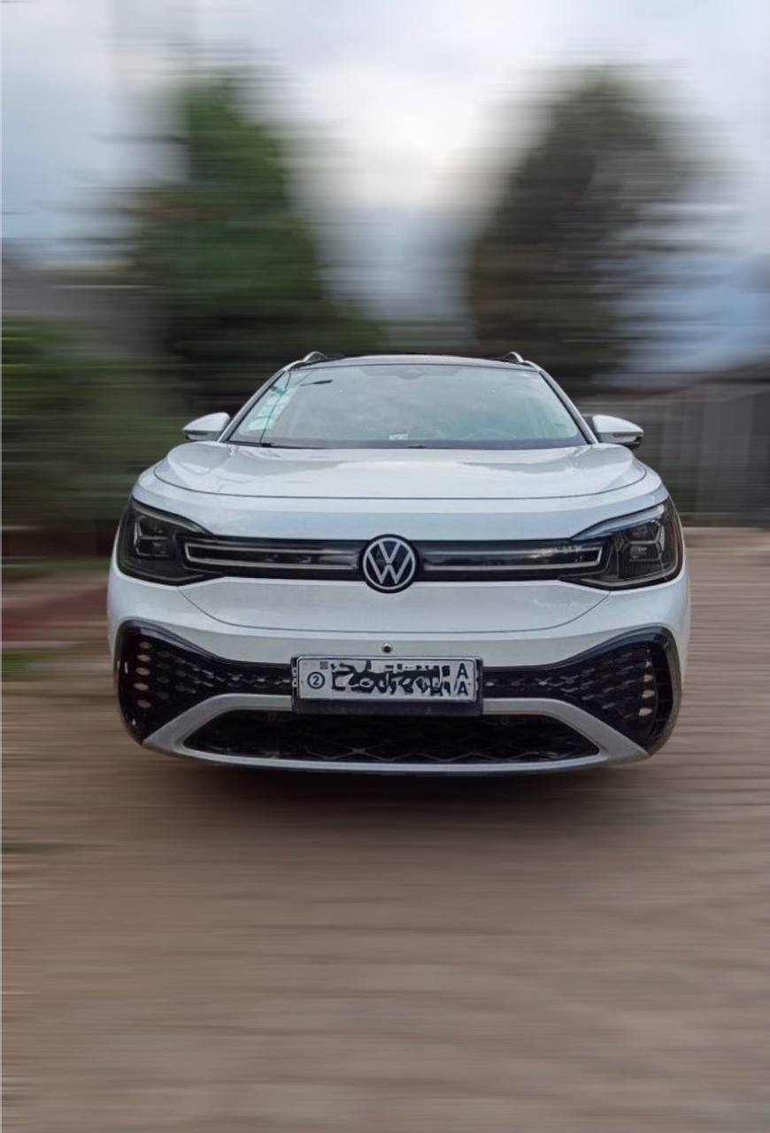 2022 Volkswagen ID.6 CROZZ 7-seater electric SUV in white for sale in Addis Ababa Ethiopia - Megebeya.com