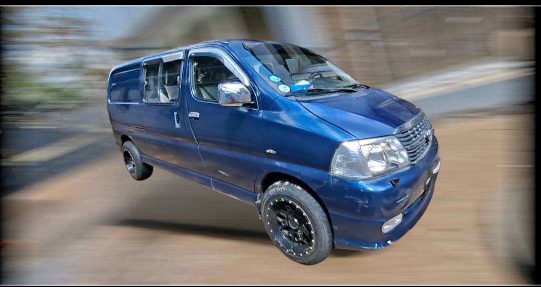 2011 Toyota HiAce for sale Ethiopia XH20 Crew Van with 2.5L 2KD engine