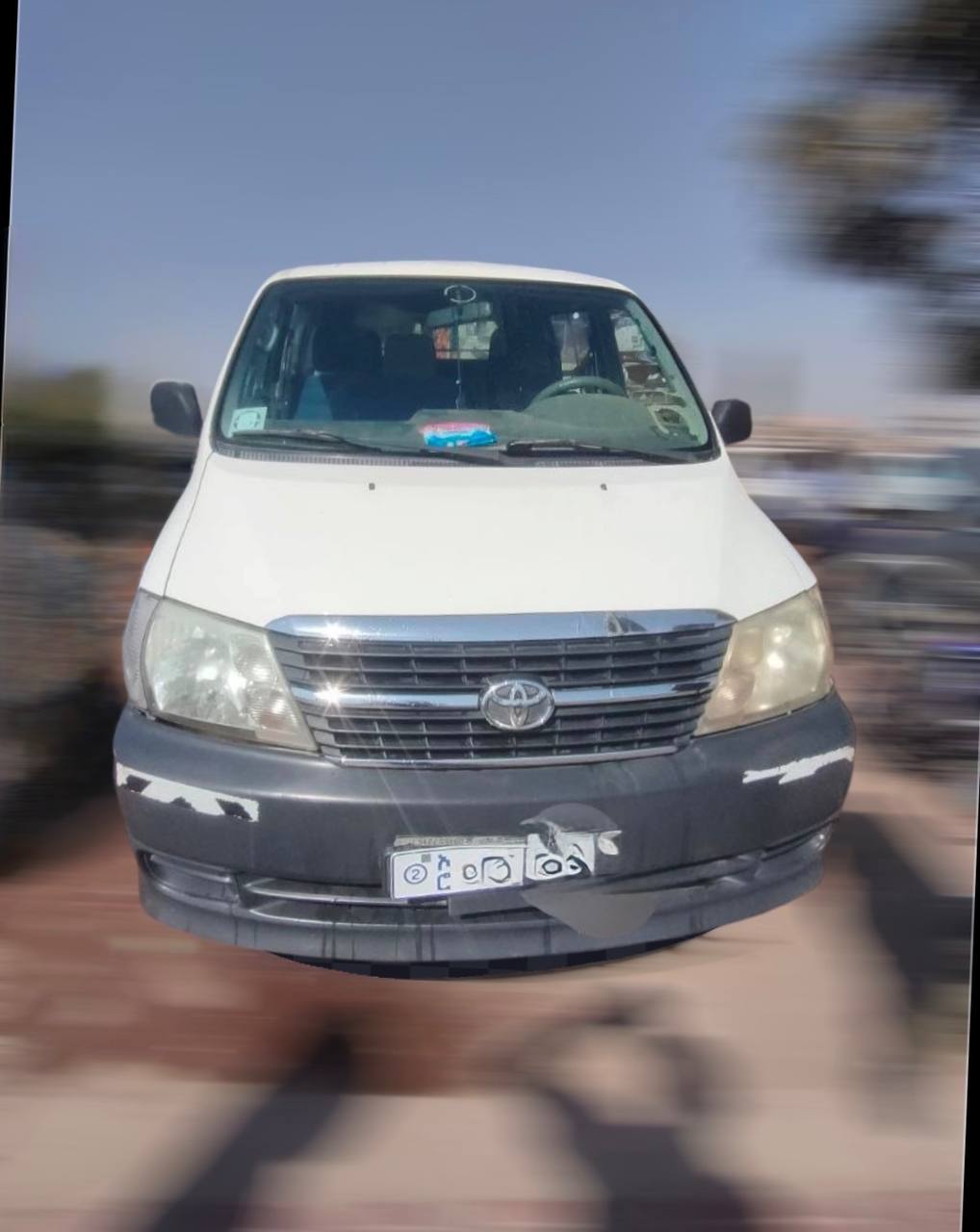 Front view of the 2011 Toyota HiAce Granvia XH20 in white