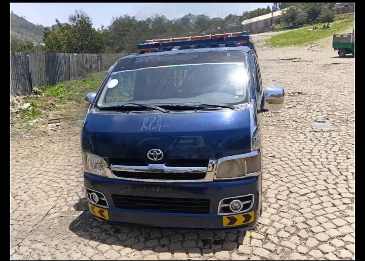 Pristine white Toyota HiAce Abadula minibus for sale in Addis Ababa