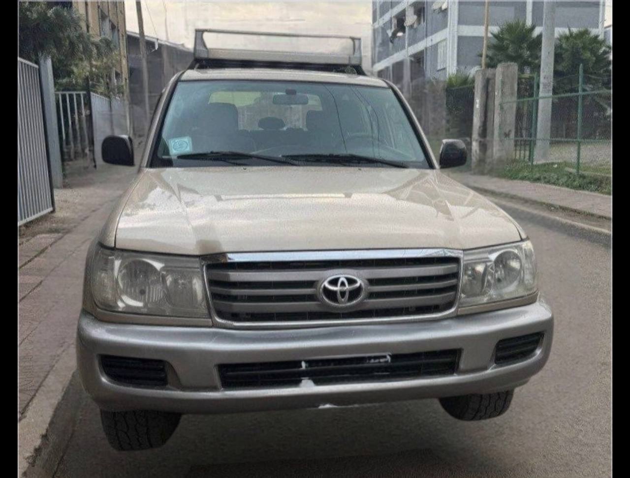Toyota Land Cruiser J105