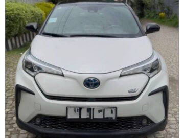 Toyota C-HR / IZOA EV